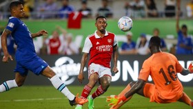 Arsenal Bantai Chelsea 4-0