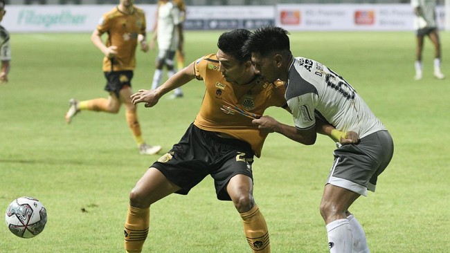 Persib Bandung bermain imbang melawan Bhayangkara FC pada pekan pertama Liga 1 2022/2023.