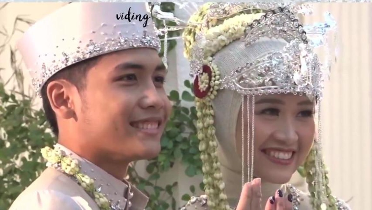 Bintang Emon resmi menikah dengan Alca&period;