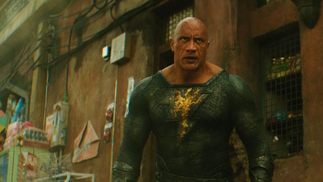 Black Adam masih bertahan di puncak box office pada pekan kedua penayangannya di Amerika Utara.