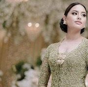 Inspirasi Fashion Ala Amanda Khairunnisa saat Menjadi Bridesmaid di Pernikahan Maudy Ayunda