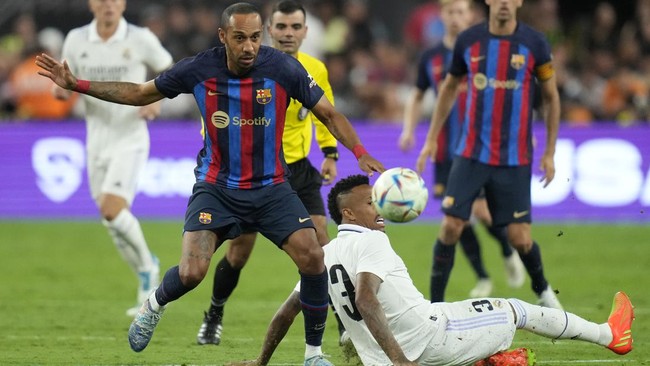 Kemampuan sprint pemain sepak bola jadi sorotan usai Cristiano Ronaldo kalah sprint dari Mohammed Salisu. Berikut tujuh pemain dengan sprint tercepat di dunia.