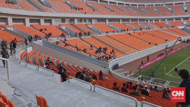 Gubernur DKI Jakarta Anies Baswedan menjawab soal peluang Jakarta International Stadium (JIS) menjadi kandang Persija Jakarta.