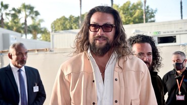 img-title Jason Momoa Kecelakaan, Ditabrak Pengandara Motor di California