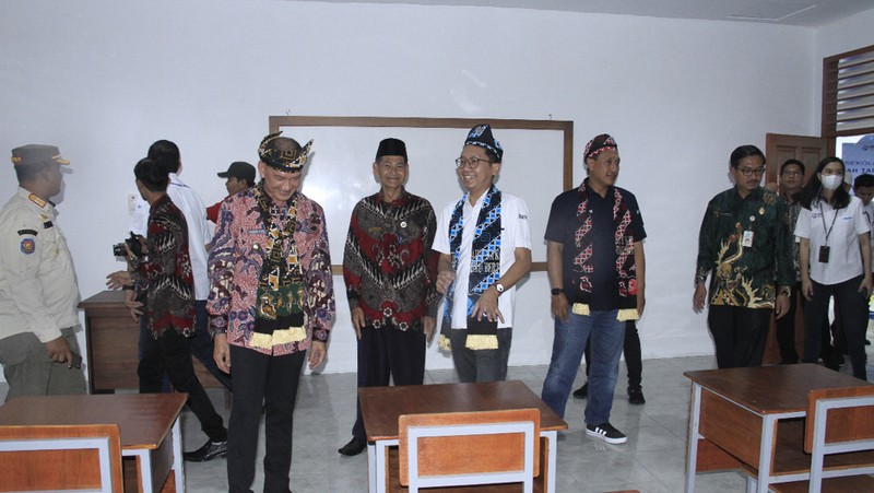 Kali ini, kebahagiaan meliputi siswa-siswi SD Negeri (SDN) 006 Bandarsyah Natuna, Provinsi Kepulauan Riau.