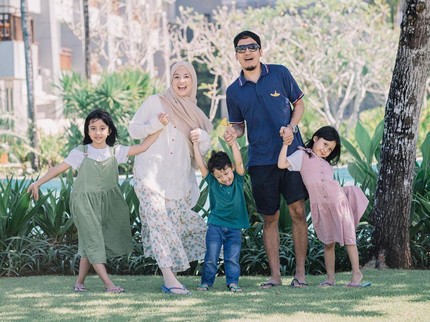 7 Potret Miskha Anak Perempuan Natasha Rizky Disebut Punya Bakat Lawak Seperti Desta