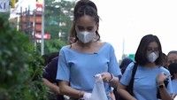 Mengejutkan! Cinta Laura ke Citayam Fashion Week, Bukan Lenggak-lenggok Tapi Mungut Sampah
