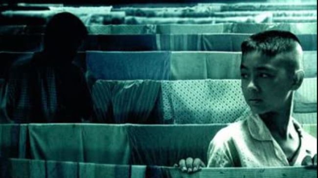 Sinopsis Dorm, film horor Thailand menceritakan kisah anak kesepian tinggal di asrama sekolah yang menyeramkan.