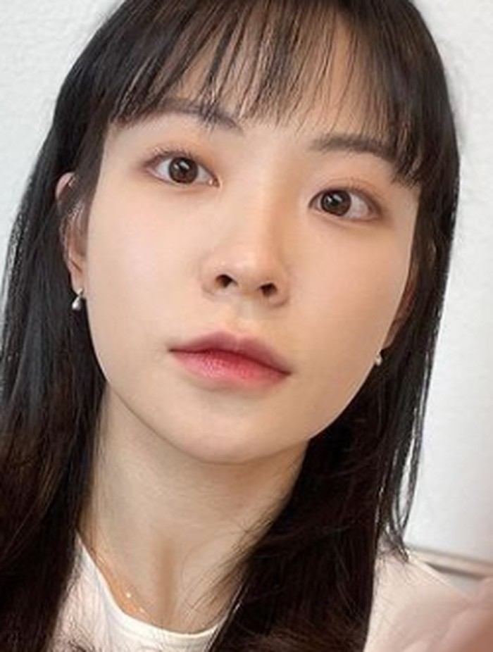 Ia juga sempat muncul dalam beberapa drama populer seperti Hospital Playlist 2 sebagai pemeran pendukung./ foto: instagram.com/laubedejuillet