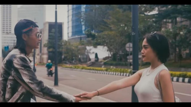 Jeje Slebew dan Bonge Jeje Slebew dan Bonge