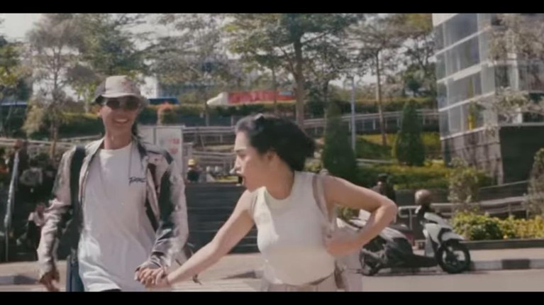 Jeje Slebew dan Bonge Jeje Slebew dan Bonge