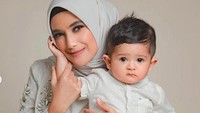 <p>Tak jarang pula, netizen memuji Syaki sebagai bayi yang tampan. (Foto: Instagram @nadya_mustika)</p>
