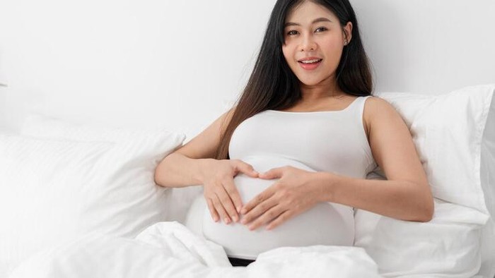 Adakah Batas Usia Seorang Perempuan Bisa Hamil? Simak Faktanya di Sini Beauties!