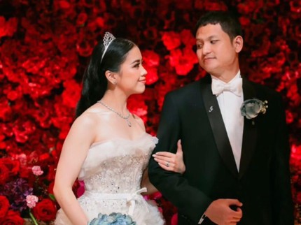 7 Potret Resepsi Nikah Jessica Tanoesoedibjo, Mewah Penuh Dekorasi Bunga