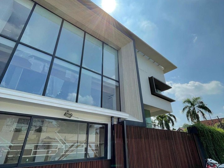 Potret Rumah Arief Muhammad dan Tipang