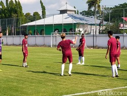 Donald Bissa Kembali Latihan Jelang Duel PSM Vs Arema FC di Liga 1