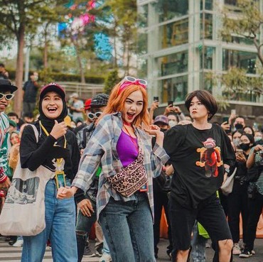 12 Potret Gaya Artis Tanah Air Tampil di Catwalk Citayam Fashion Week