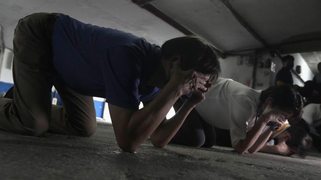 Taiwan kini mempersiapkan bungker untuk melindungi penduduk mereka dari serangan udara di tengah tensi dengan China yang kian memanas.