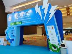 Dibuka Besok, Ini Harga Tiket Masuk Pameran Kendaraan Listrik PEVS 2023
