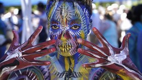 FOTO: Ramai-ramai Mengecat Tubuh di Bodypainting Day