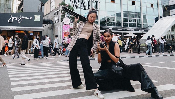 Dari Supermodel sampai Gubernur, 6 Figur Publik Ini Pernah Jajal Catwalk di Citayam Fashion Week Dari Supermodel sampai Gubernur, 6 Figur Publik Ini Pernah Jajal Catwalk di Citayam Fashion Week