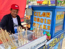 Cuan! Mang Herman Raup Jutaan Rupiah Sehari dari Jualan Cilor