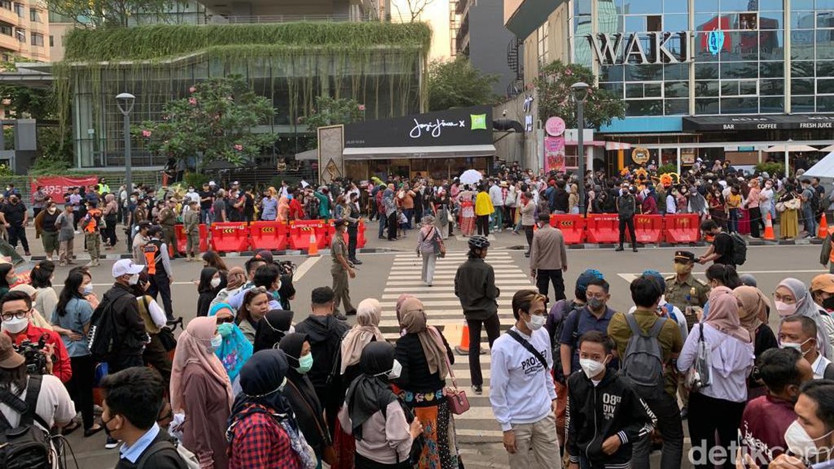 Citayam Fashion Week &lpar;Rakha Arlyanto Dharmawan&sol;detikcom&rpar;