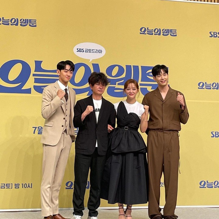 <p>Kim Sejeong membintangi drama Korea terbaru yang mengusung genre <em>coming of age</em>. Kali ini, ia beradu akting dengan Nam Yoon Su dan Choi Daniel di serial besutan sutradara Jo Soo Won dan Kim Young Hwan itu. (Foto: Instagram @clean_0828)</p>
