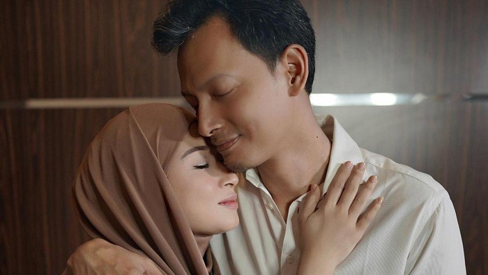 Fedi Nuril dan istri