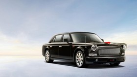 Jokowi Dijemput Mobil Paling Mahal di China