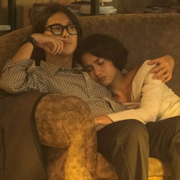 Iqbaal Ramadhan Dinner Romantis Bareng Aghniny Haque di 'Mencuri Raden Saleh'