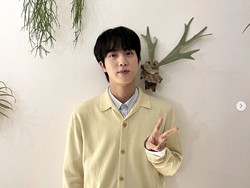 Jin BTS Datang ke Premier Film Emergency Declaration, Siap Debut Akting?