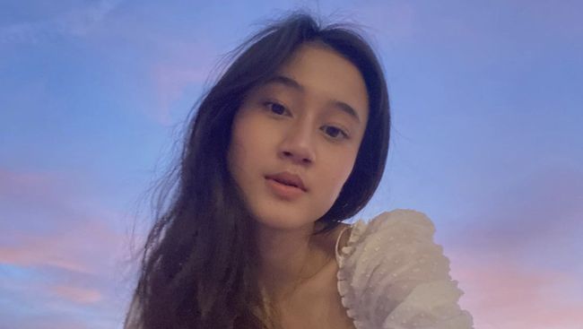 Keisya Levronka curhat sempat konsultasi ke psikolog setelah dihujani kritikan netizen soal suara sumbang.