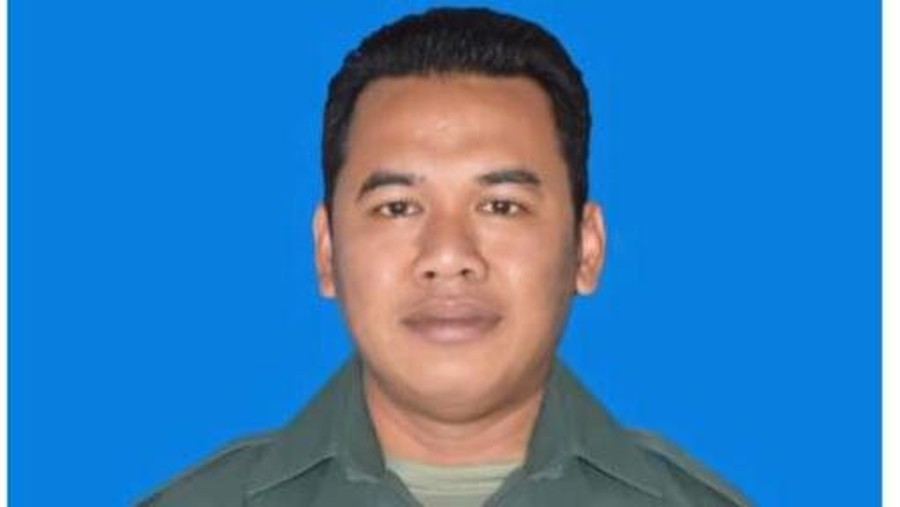 Kopda Muslimin Diburu, Begini Teganya Dia Berkali-kali Coba Bunuh Istri Kopda Muslimin jadi buronan atas kasus penembakan istrinya sendiri. Kasus penembakan tersebut terjadi di depan rumah korban, di Semarang, Jawa Tengah.