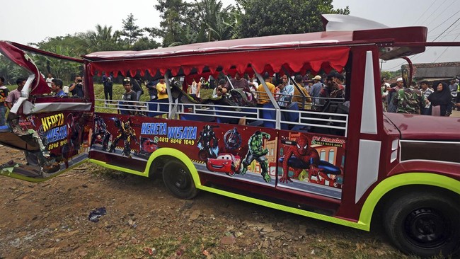 Polisi bakal menjerat hukum pihak yang melakukan modifikasi kendaraan menjadi odong-odong maut di Serang.