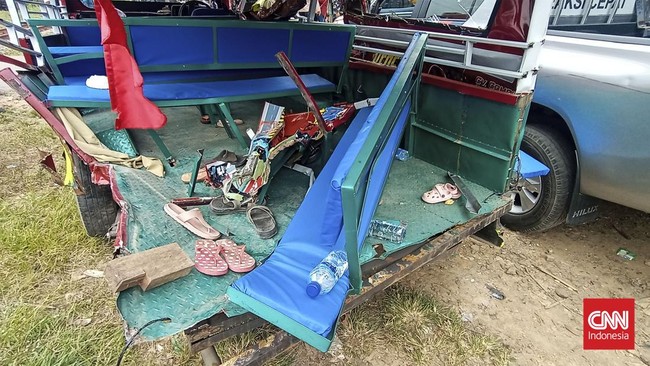 Kemenhub menutup perlintasan liar yang menjadi lokasi kecelakaan kereta api dan odong-odong yang menewaskan 9 orang dibanten Selasa (26/7) lalu.