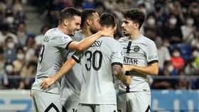 FOTO: Trio MNM Cetak Gol, PSG Berpesta di Laga Uji Coba