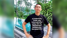 Abu Janda: Pak Mahfud, Cuma Orang Tak Waras yang Percaya Islamofobia