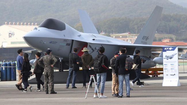 Indonesia bekerjasama dengan Korea Selatan membangun pesawat tempur KF-21.