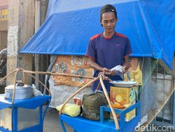 Sang Penjaga Anti Kelaparan Para Pekerja di Bandung