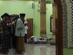 9 Jenazah Korban Odong-odong Tertabrak Kereta di Serang Disalatkan