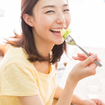 img-title Nggak Melulu Skincare dan Perawatan Mahal, 5 Makanan Ini Bisa Bikin Kulit Sehat dan Glowing!