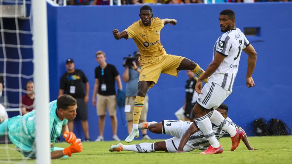 FOTO: Sihir Dembele Warnai Laga Barcelona vs Juventus