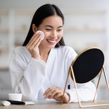 img-title Terpaksa Begadang? Lakukan 4 Cara Ini Agar Wajah Tetap Segar dan Glowing!