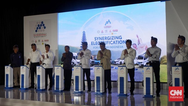 Fuso, Isuzu, Mitsubishi, Nissan dan Toyota bekerja sama membuat ekosistem kendaraan elektrifikasi dengan menyumbang 15 unit untuk beredar di Bali.