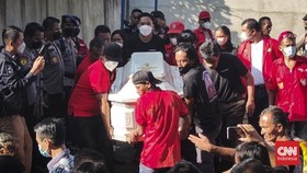 Masyarakat Lepas Jenazah Brigadir J yang Dimakamkan Secara Kepolisian