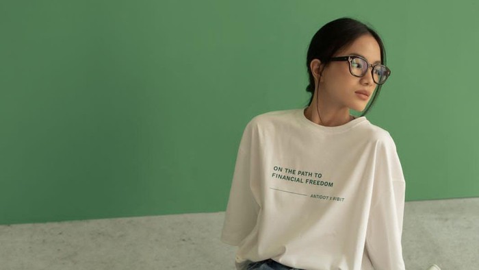 Rilis Kolaborasi Bibit x Antidot Clothing Brand, Ajak Generasi Muda Jadikan Investasi untuk Gaya Hidup