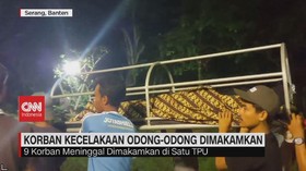 VIDEO: Korban Kereta Tabrak Odong-Odong Dimakamkan