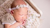 1001 Nama Bayi Perempuan Modern Aesthetic Bermakna Cantik, Pintar & Bagus