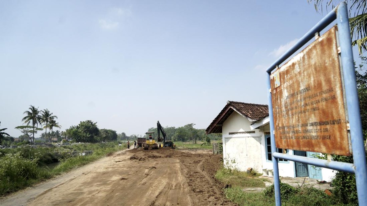FOTO: Hiruk Pikuk Pembangunan Tol Yogyakarta-Bawen Seksi 1